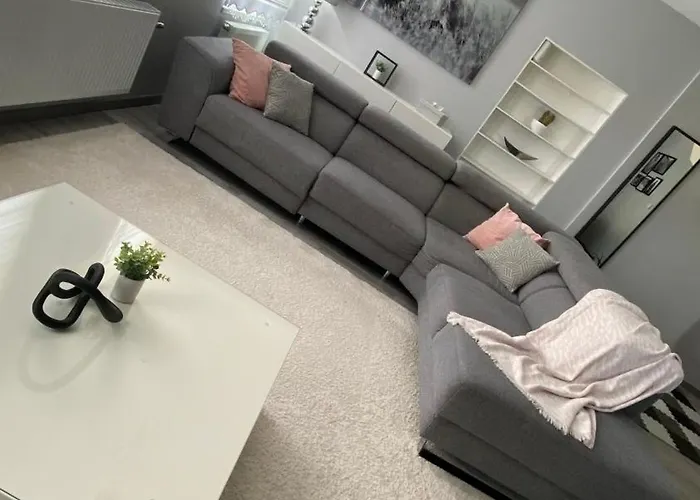 Next2Airport - Appartement House Of Lions