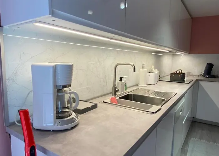 Next2Airport - Appartement House Of Lions
