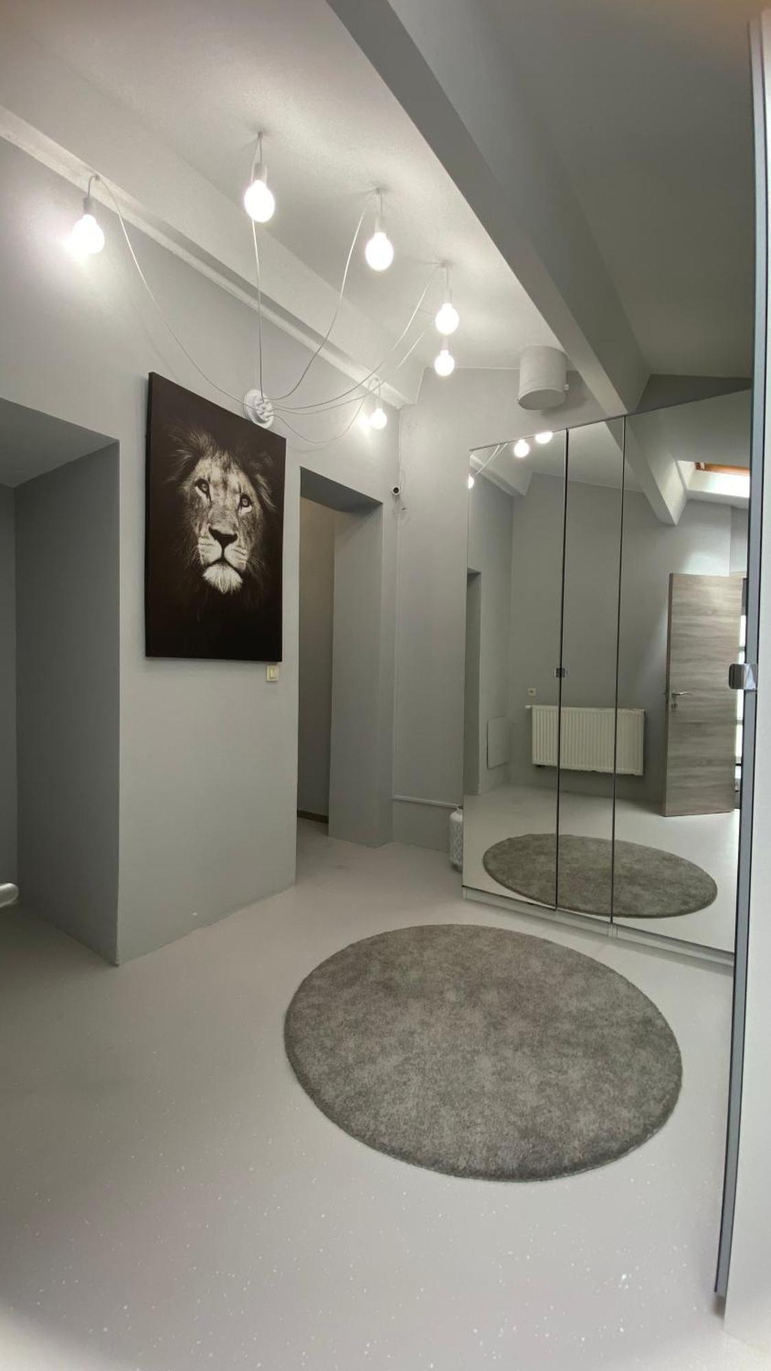 Appartement Next2airport - House Of Lions *